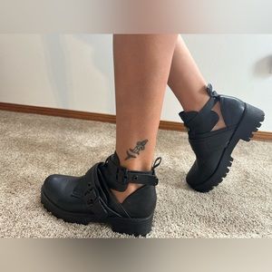 Cut out Ankle Boots